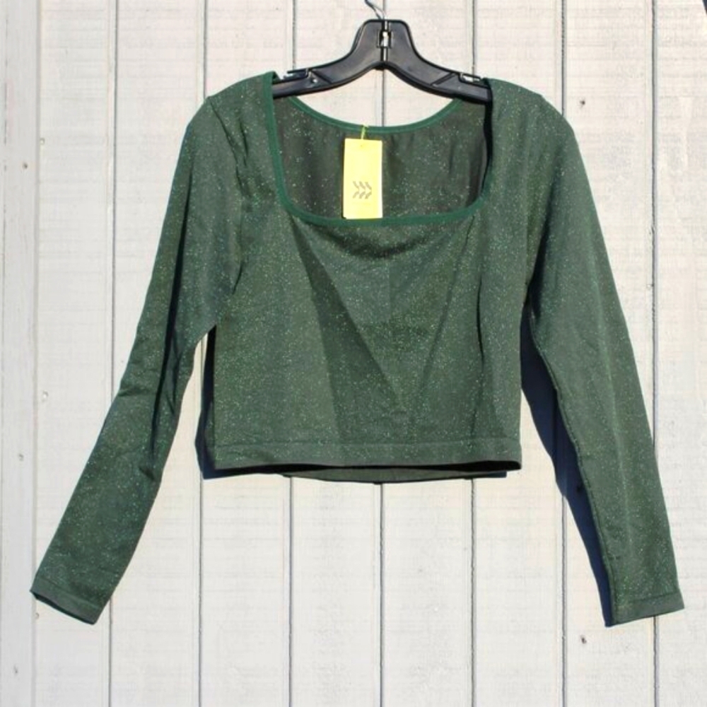 NWOT All in Motion Green Sparkle Long Sleeve Crop Top Size S